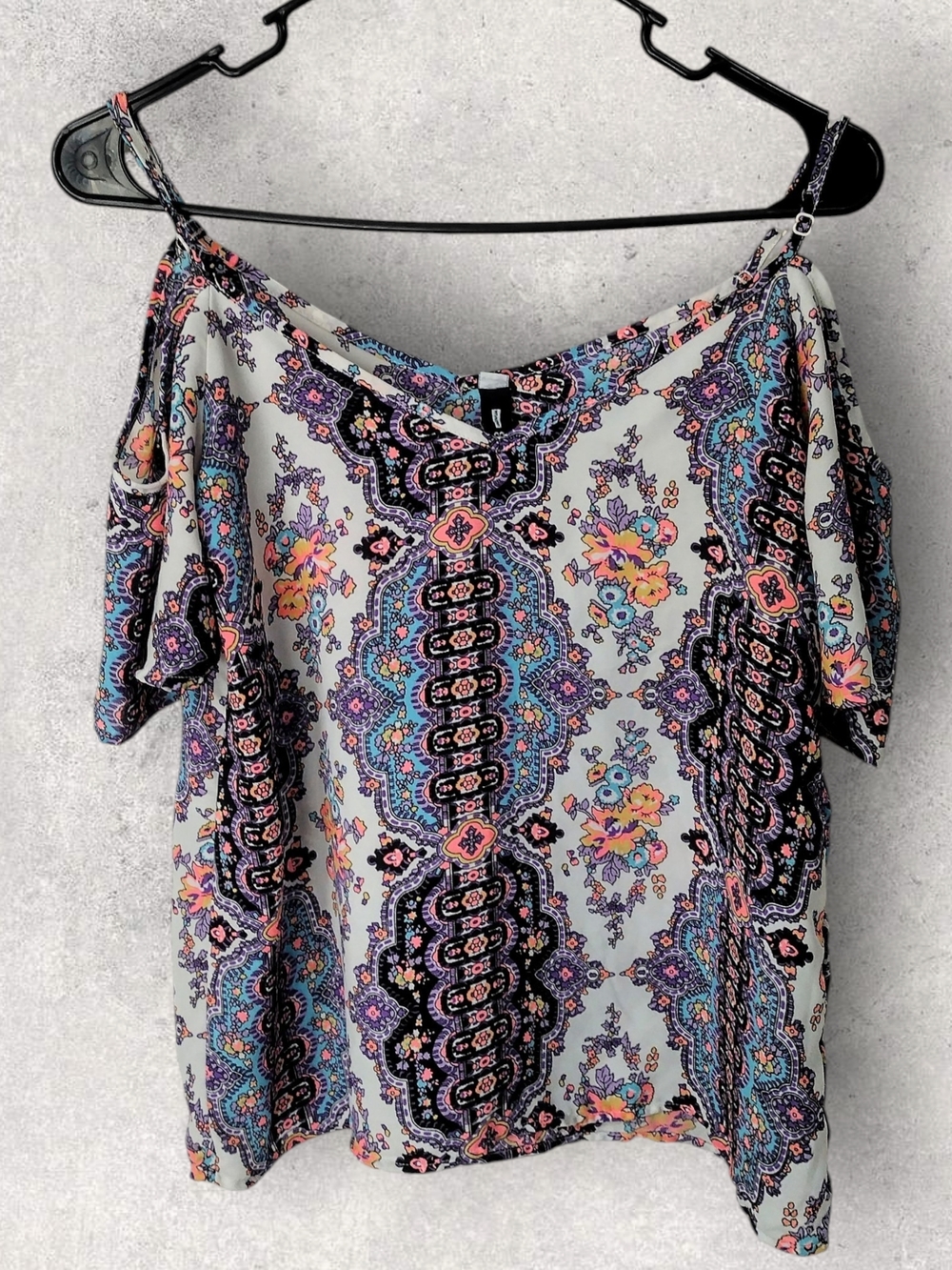 Design Lab Women's Cold-Shoulder Colorful Blouse Size XS - Picture 2 of 6
